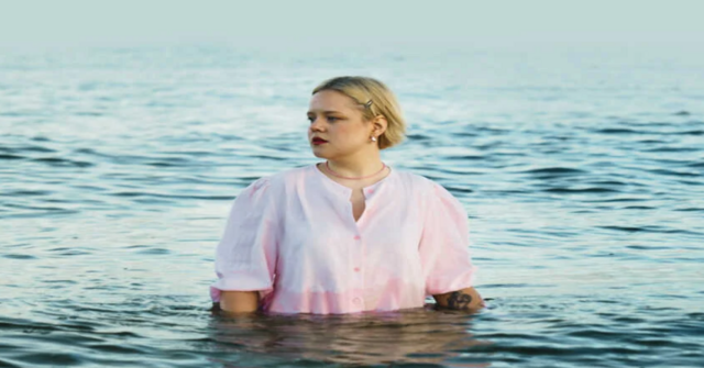 LINA MALY - 10 Jahre Nur zu Besuch